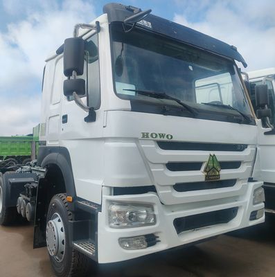Gütertransport maßgeschneiderter schwerer HOWO-LKW-Traktor mit Rohrlosen Reifendesign