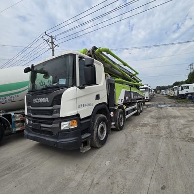 Reifen und umgerüstete Pumptrucks für Weißes Sinotruk-Fahrwerk im Frontlifting-Stil