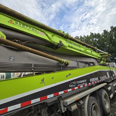 21-30 t anpassbares Sinotruk-Chassis mit Servolenkung und Reifen