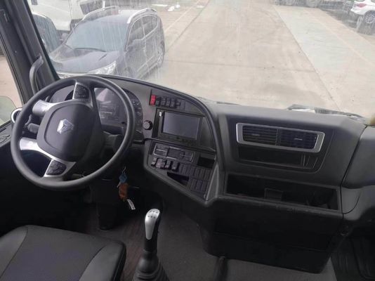 Sinotruk-Dump-Truck mit Motor und Sitzplätzen mit einer Kapazität von ≤ 5 Sitzplätzen mit einer Kapazität von 4-6 L