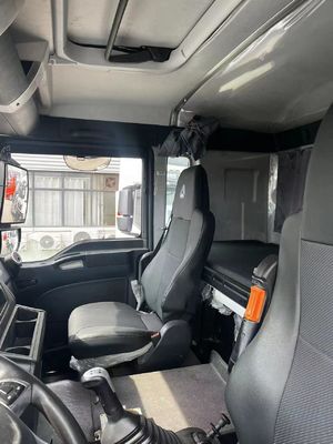Gebraucht 440 PS 8X4 Dump Truck mit 7,2 Meter Ladekapazität und Klimaanlage Kabine