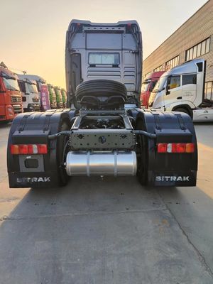 4×2 Antriebsrad Farbe anpassbar Schwerlastanhänger Treibstoffbehälter 31-40t Ladekapazität