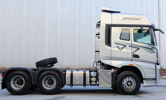 Schwerlastfahrzeug 6x4 mit Luftfederungssitz und hydraulischer Lenkung