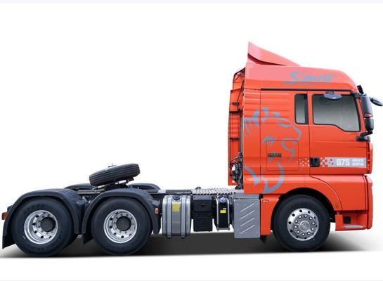Hochdrehmoment-CNG-Traktor Luftfederung Schleppmotor Kapazität&gt;8L Rohrlose Reifenkonstruktion