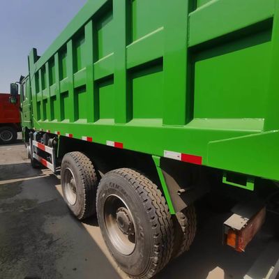 Reifen 21-30 t Ladekapazität Dump Truck mit 351-450 PS und kundenspezifischem Design