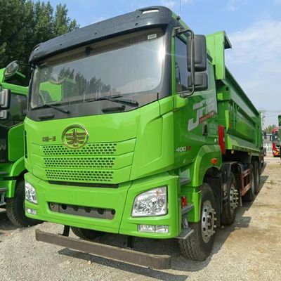 Ein für den afrikanischen Markt maßgeschneiderter Müllwagen mit Garantie
