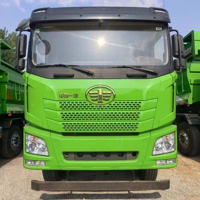 Ein für den afrikanischen Markt maßgeschneiderter Müllwagen mit Garantie