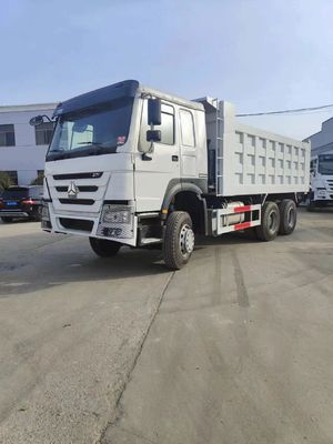 8.5x2.6x3.6m Schwerlastdump Truck mit Sinotruk Chassis Dauerhafter 4-6L Motor Kapazität