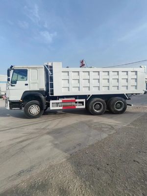 8.5x2.6x3.6m Schwerlastdump Truck mit Sinotruk Chassis Dauerhafter 4-6L Motor Kapazität
