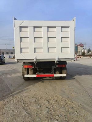 8.5x2.6x3.6m Schwerlastdump Truck mit Sinotruk Chassis Dauerhafter 4-6L Motor Kapazität