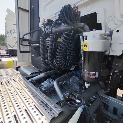 Gebrauchtes Sinotruk HOWO/ Shacman Traktor Transport Frachtwagen 6,5x2,5x4m