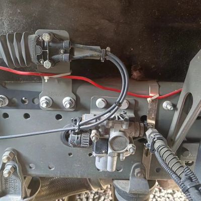 480 PS CNG-Traktor mit Sitzmotor mit Luftfederung &gt; 8 L 400 L Tank
