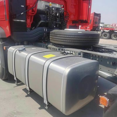 Rohrloser Reifendesign 400hptx7 HOWO Tipper Anhänger Lkw mit Kohlenstoffstahl Ladekiste