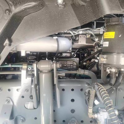 Rohrloser Reifendesign 400hptx7 HOWO Tipper Anhänger Lkw mit Kohlenstoffstahl Ladekiste