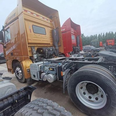 Reifen Schwerlastfahrzeug Sinotruk Chassis Müllwagen mit hydraulischer Steuerung