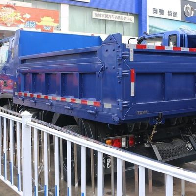 Vorwärtshebe-Dumping-Typ Sinotruk-Nutzfahrzeug mit hydraulischer Lenkung und Reifen