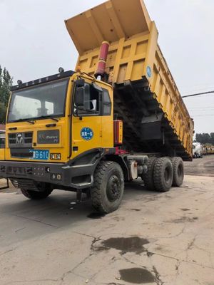 Schwerlastdämpfer mit Handgetriebe auf Sinotruk-Chassis mit Leistungshilfslenkung