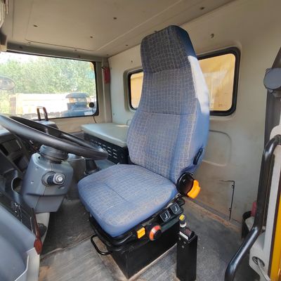 Schwerlastdämpfer mit Handgetriebe auf Sinotruk-Chassis mit Leistungshilfslenkung