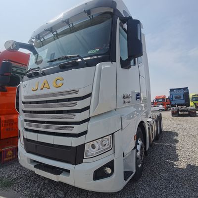 Dongfeng Shacman 7 Tonnen Anhänger mit 400 L Tank und Automatikgetriebe
