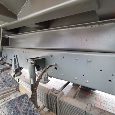 Sinotruk Chassis 6X4 Dump Truck mit Reifen und Hydrauliklenkung 351-450 PS