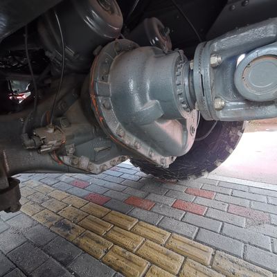 12100.000kg Gebrauchtes Schwerlast-Traktorfahrzeug mit Sinotruk-Chassis und 28V-1500 Kw-Alternator