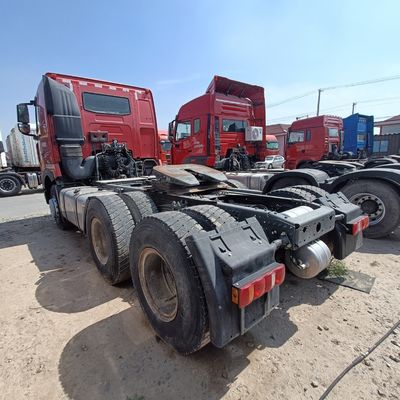 Rot HOWO T7h 440 Lkw-Modell für den Transport schwerer Güter im Zughalteanhänger