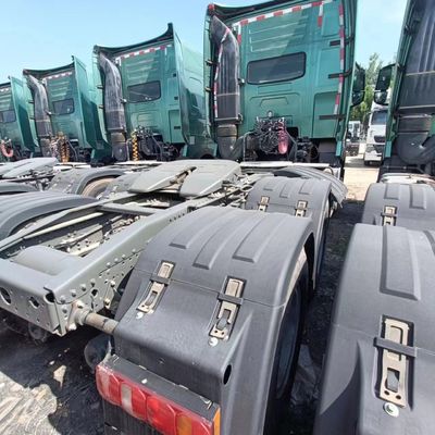 Umweltschonender Transportwagen T7h mit grünem und schweren Aufbau
