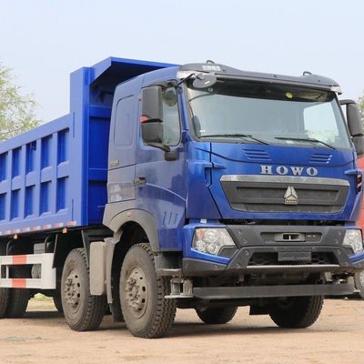 Mit dem Shacman-Traktor-Lkw und dem Halbanhänger ermöglicht der Transport von hoher Lastkapazität