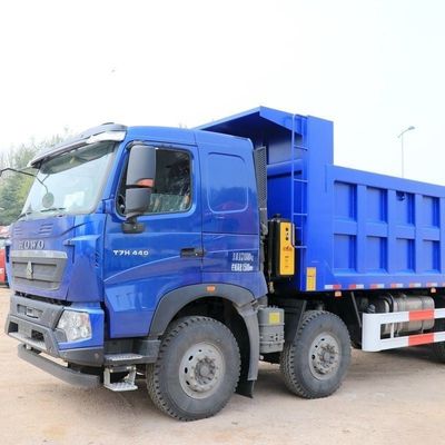 Mit dem Shacman-Traktor-Lkw und dem Halbanhänger ermöglicht der Transport von hoher Lastkapazität