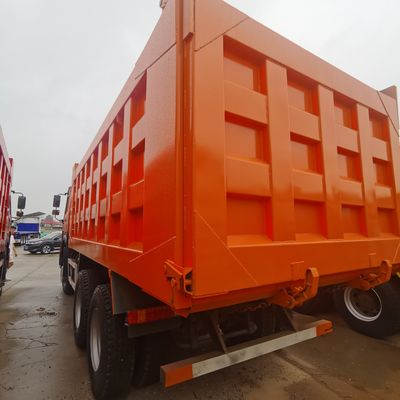 Industrieller Transport Sinotruck 6X4 Schwerlastdump Truck mit 30 t Ladekapazität