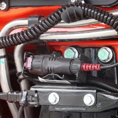 Schleppwagen 6X4 Schwerlastwagen Shacman mit 1000L Tank und Sitzplätzen ≤5