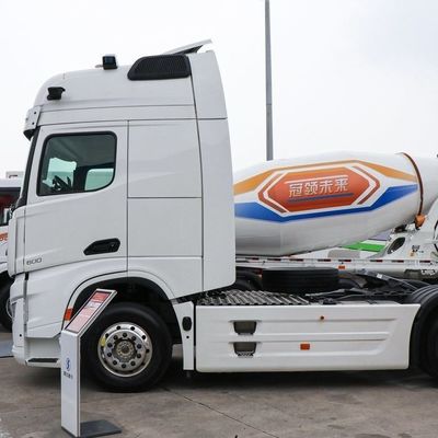 Kraftstoffbehälter-Traktor-Lkw mit 600L-Kraftstoffbehälter mit Luftfederung für den Fahrersitz und &gt; 8L-Motorkapazität