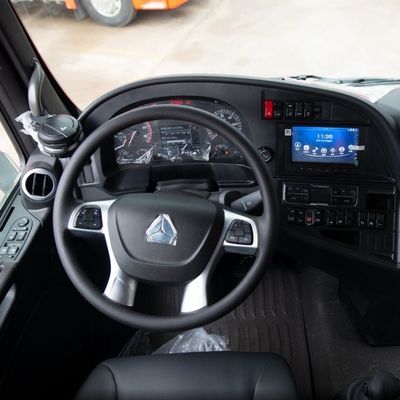 Fortgeschrittene 31-40t Lastkapazität Luftfederung Sitz Traktor-Lkw mit 1000L Kraftstofftank