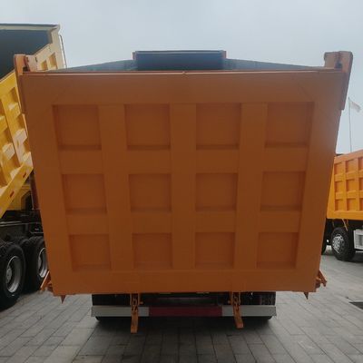 Der 8*4 Dump Truck der National Heavy Duty Truck Group für den Transport von Gebrauchtfahrzeugen
