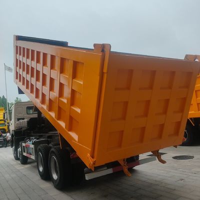 Vorsteigerhebung Sinotruk Chassis Schwerlast-Dump Truck mit hydraulischer Steuerung