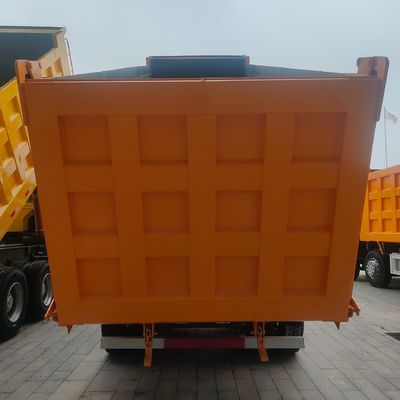 Vorsteigerhebung Sinotruk Chassis Schwerlast-Dump Truck mit hydraulischer Steuerung