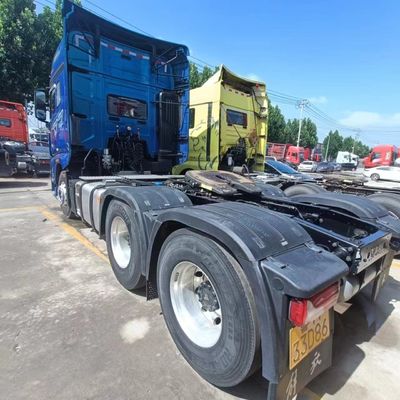 Sinotruck 560 PS Tipper-Anhänger mit 1000L Tank in Anpassungsmöglichkeiten