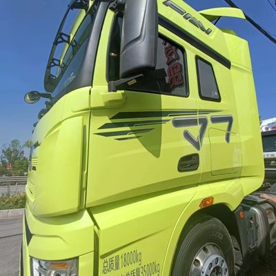 Sinotruck 560 PS Tipper-Anhänger mit 1000L Tank in Anpassungsmöglichkeiten