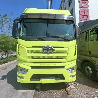 Sinotruck 560 PS Tipper-Anhänger mit 1000L Tank in Anpassungsmöglichkeiten