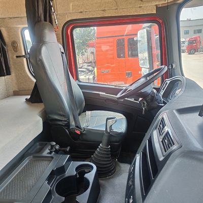 Shaanxi Automobile Delong X3000 Schwerlastfahrzeug mit 400 L Tank