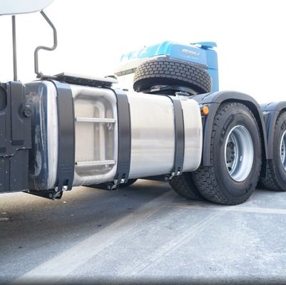Gebrauchtes FAW-Tipper-Truck mit Luftfederungssitz und 600-Liter-Tank in gutem Zustand