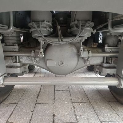 Handgetriebener Dumptruck mit Reifen und hydraulischer Leistungshilfe