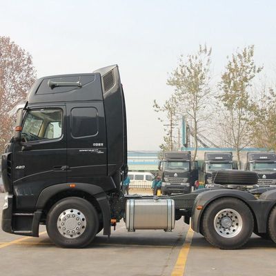 Synotruck HOWO 400 PS Schwerlast-Traktoranhänger mit 1000L Tank Diesel