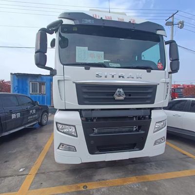 540 PS Lkw mit 1000L Tank und Schwerlastschleppfunktion