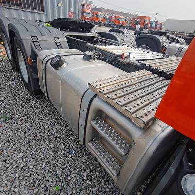 Erste Zahlung angenommen FAW Schwerlastwagen mit 480 PS CNG-Traktoren für Fracht