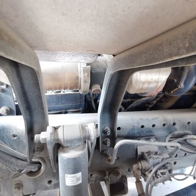 Fahrgestelle für Schwerlastfahrzeuge der Marke Sinotruk mit hydraulischer Lenkung und designlosem Rohrreifen