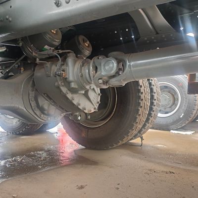 Diesel mit großer Kapazität 371HP6 * 4 HOWO 30 Tonnen