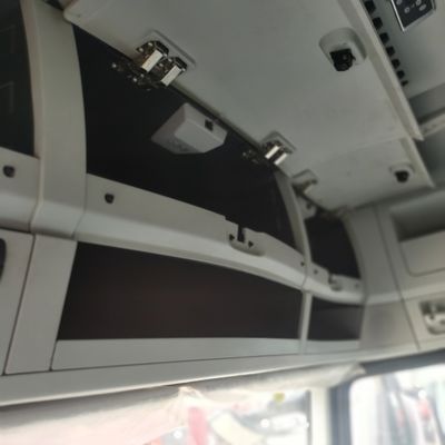 Reifenzertifizierung ECE Sinotruck 400 PS Motor Luftfederung Fahrersitz Anhängerteile