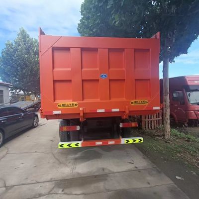 4-6L Motorkapazität Verwendetes Kipper-Chassis für Schwerlast-Dump-Trucks und Rohrlose Reifen