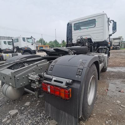 Gebrauchtes Sinotruk-Traktorfahrzeug mit Rückerstattung und Hydrauliklenkung